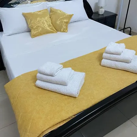 Ξενοδοχείο Yellow House *